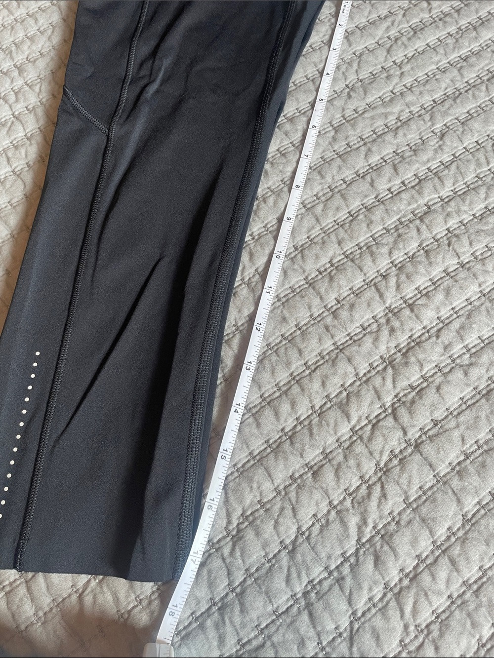 Lululemon Athletics Cropped Leggings 4 - Picture 6 of 8